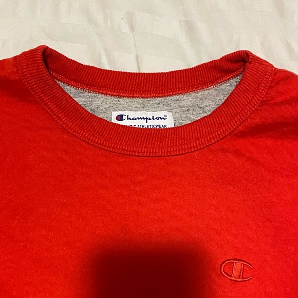 Red champion crewneck large mens - Picture 2 of 3
